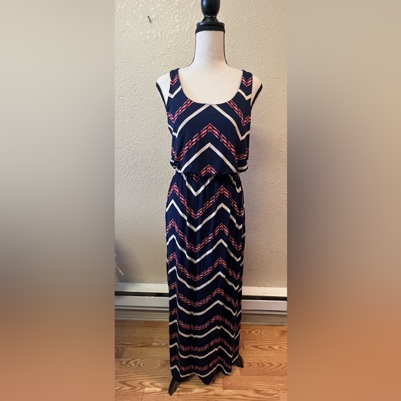 Trixxi maxi dress - Picture 1 of 5